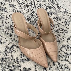 Ann Taylor pumps size 9